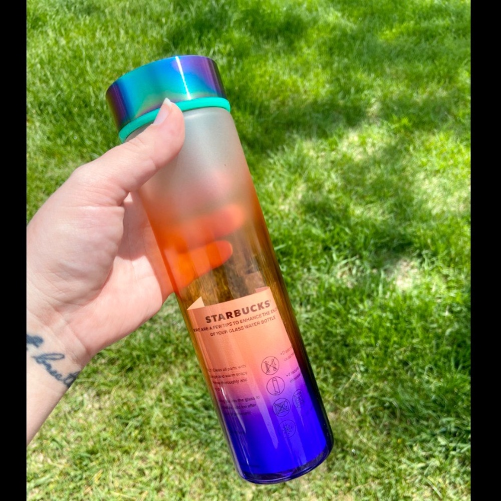 Starbucks | Pride 2020 Ombré Glass Bottle - Picture 5 of 5